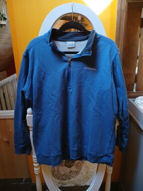 Columbia Black and Blue Fleece Pullover with Brushed Interior